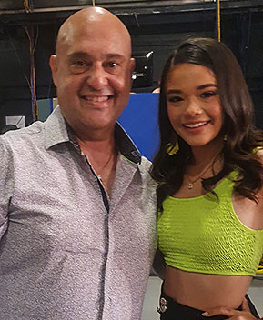 Miguel Francisco with PR Gana model